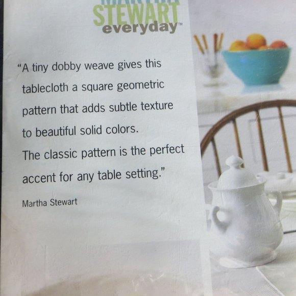 Martha Stewart Everyday Living 70 Inch Round Fabric Tablecloth Blue NIP - Picture 3 of 8